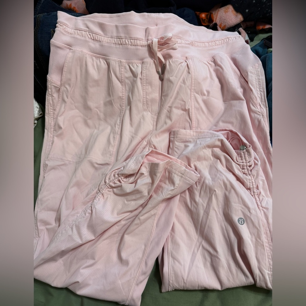 Lululemon strawberry milkshake dance pants